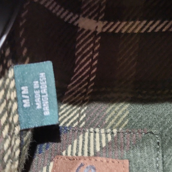 ORVIS Men’s Heavyweight Two Pocket Long Sleeve Flannel Button Down - Medium - Picture 4 of 5